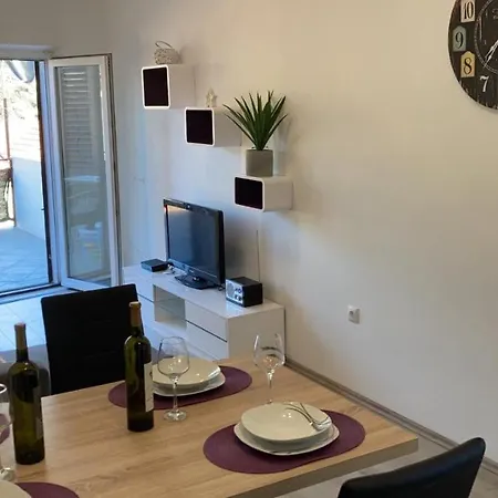 Apartman Ema & Lana Smokvica